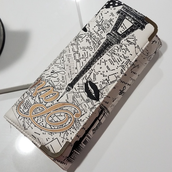 "Paris" Clutch - Picture 1 of 3